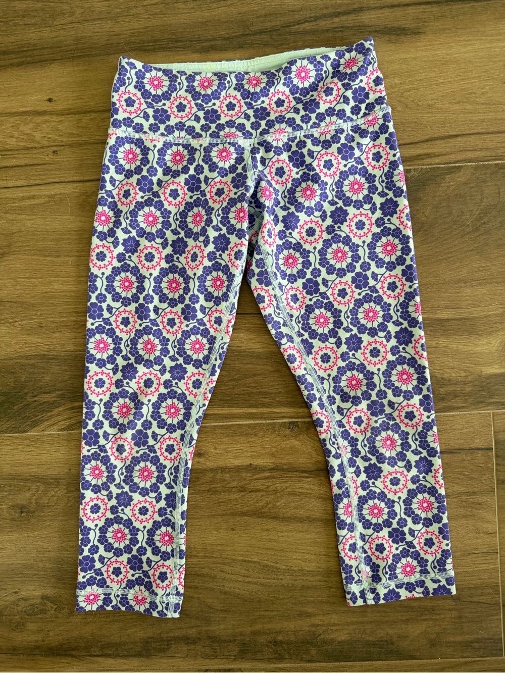 Lululemon Purple Flower Print Cropped Legging